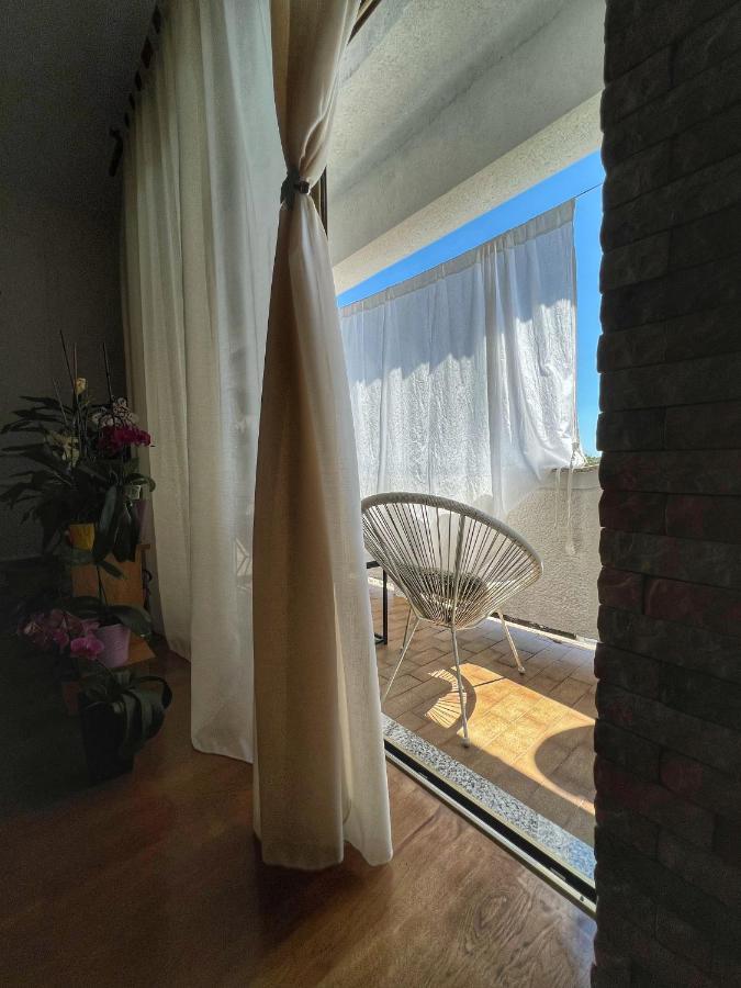 Apartmani Mia Palit Exterior foto