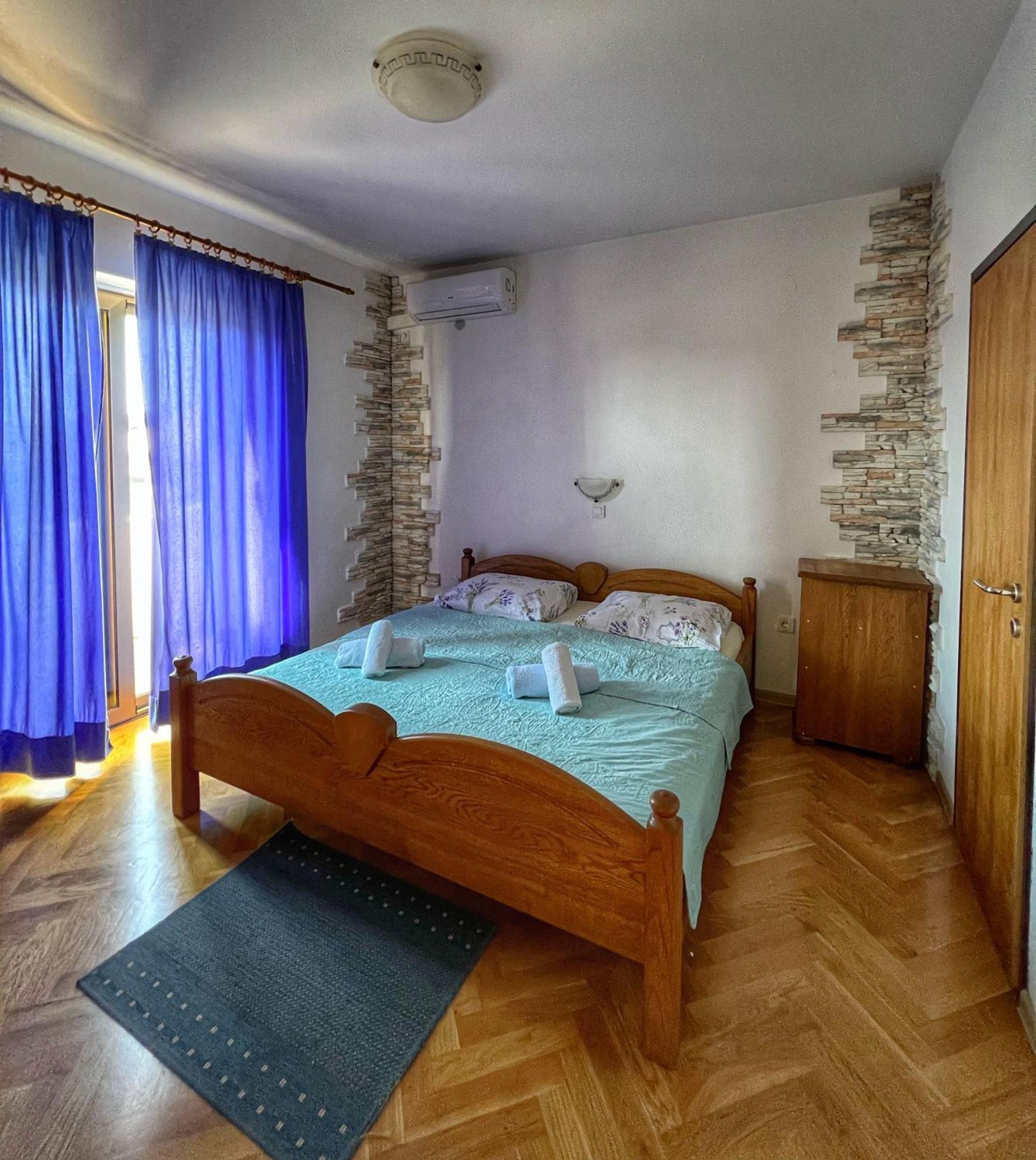 Apartmani Mia Palit Exterior foto