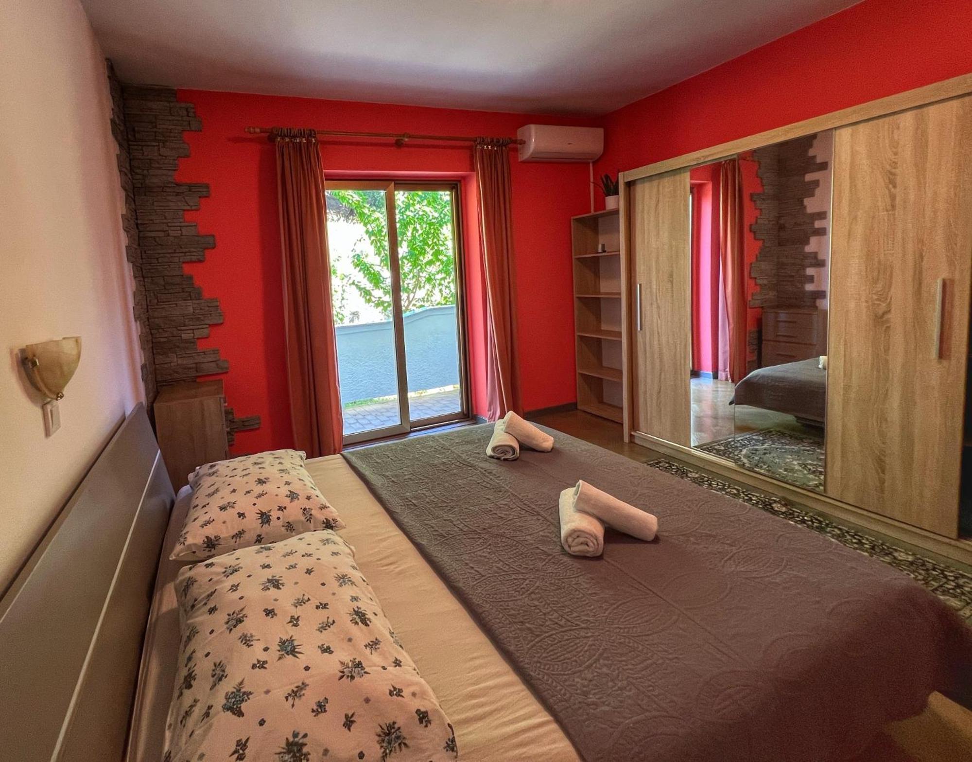 Apartmani Mia Palit Exterior foto