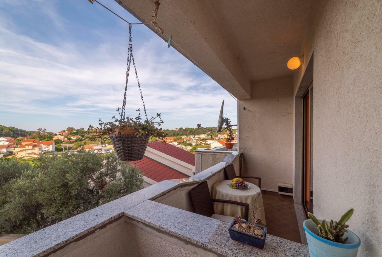 Apartmani Mia Palit Exterior foto