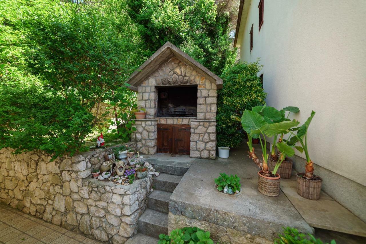 Apartmani Mia Palit Exterior foto