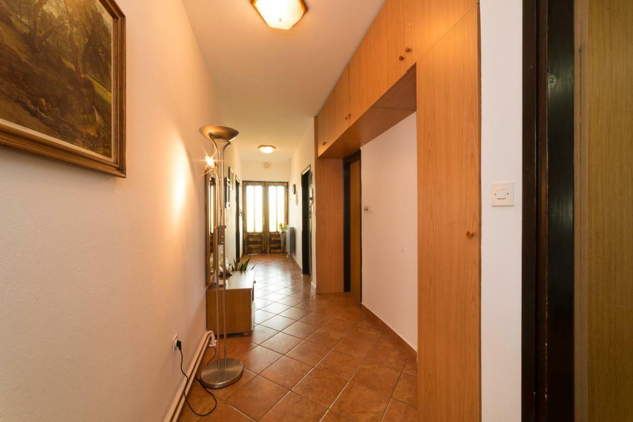 Apartmani Mia Palit Exterior foto
